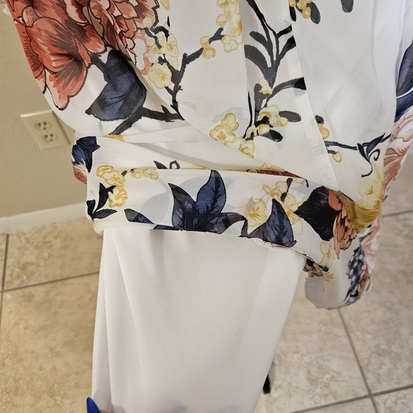 Floral Long Sleeve Dress - Picture 9 of 9